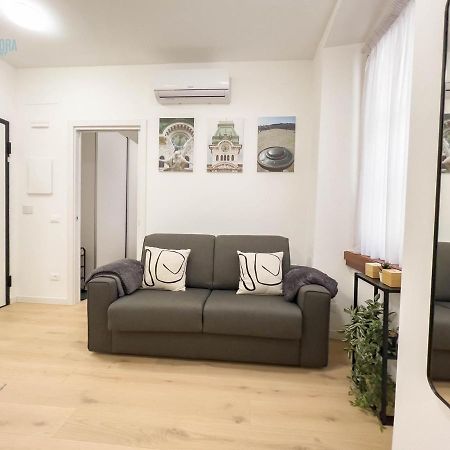 Ferienwohnung Piazza Della Borsa 3C Tirabora Short Rent Triest Exterior foto