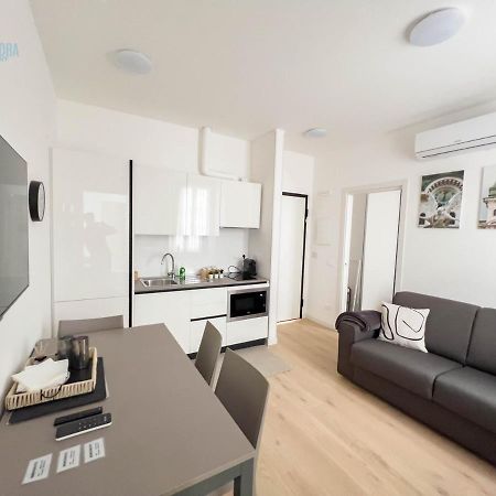 Ferienwohnung Piazza Della Borsa 3C Tirabora Short Rent Triest Exterior foto