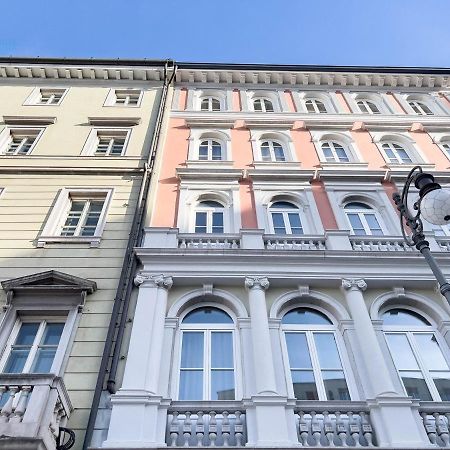 Ferienwohnung Piazza Della Borsa 3C Tirabora Short Rent Triest Exterior foto